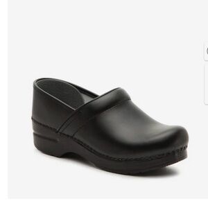 Brand new black dansko clogs size 39(8.5-9)